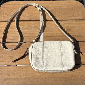 Fossil Gemma Crossbody Camera leather Cream white ivory Crossbody Bag EUC classy